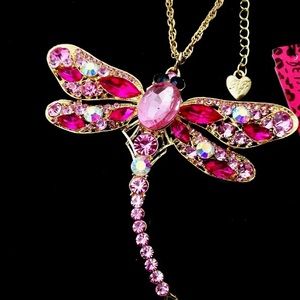 Betsey Johnson Dragonfly Pendant Gold Necklace